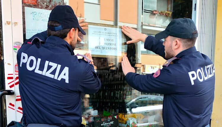 Ravenna: chiuso un negozio di alimentari causa le violazioni per la vendita di alcolici.