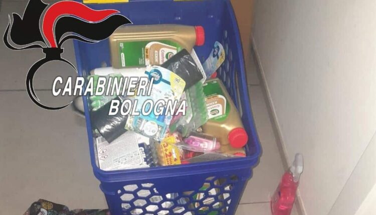 San Lazzaro di Savena, Bologna. Furto al supermercato "Risparmio Casa" per un valore di 600 euro. Arrestate 3 donne straniere.