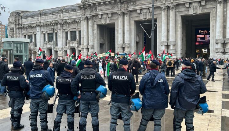 Milano, dispositivo di sicurezza per la manifestazione pro Palestina disposto dal Questore Giuseppe Petronzi.