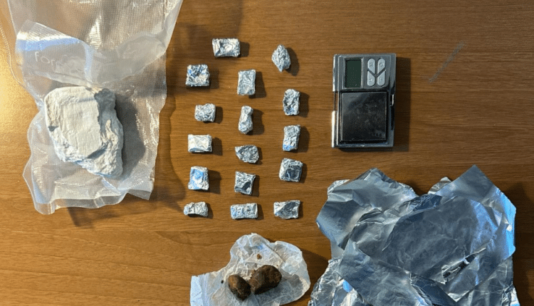 Rozzano, Milano. Deteneva hashish e cocaina in casa: 64enne con precedenti arrestato dalla Polizia di Stato.