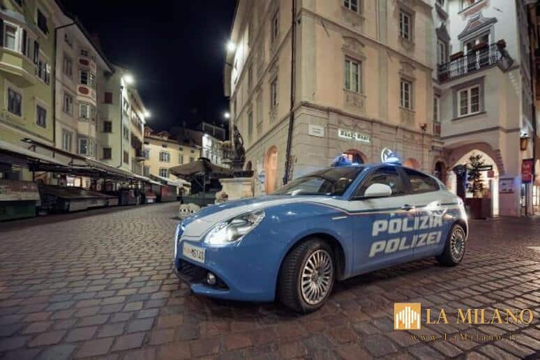 Bolzano, rapinano e feriscono un uomo con un coltello. La polizia interviene e perquisisce gli aggressori. Arrestati due soggetti in possesso di stupefacenti ed espulsi.