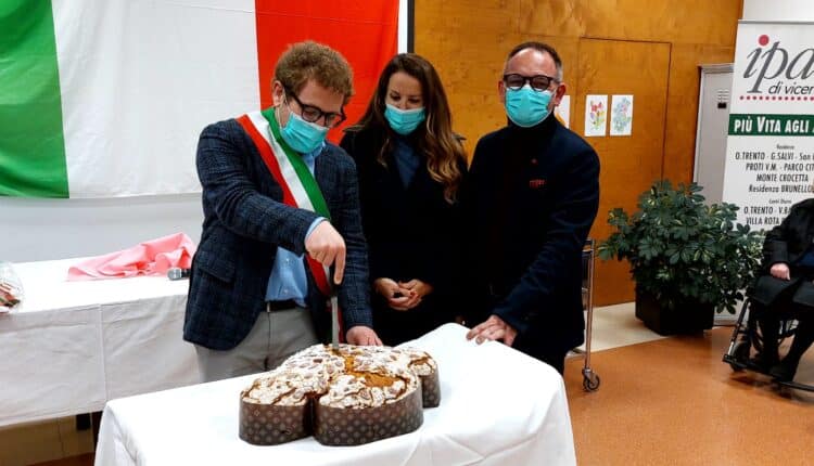 Vicenza: sindaco Possamai e assessore Tosetto in visita all'Ipab di Vicenza per le festività pasquali