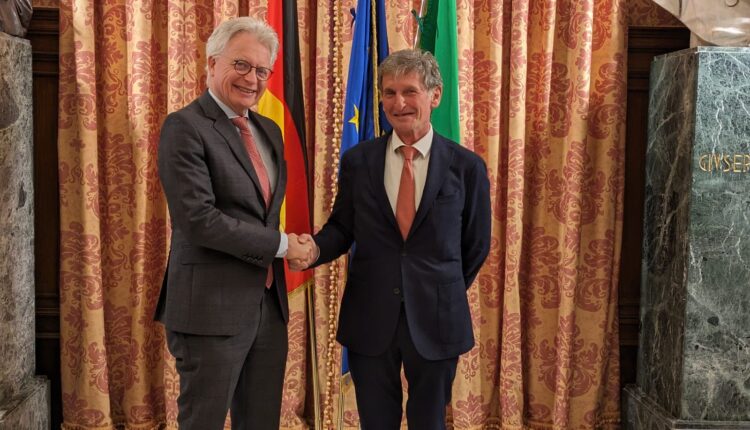 Bari: il Vicesindaco Eugenio Di Sciascio a colloquio con l'ambasciatore tedesco Hans-Dieter Lucas.