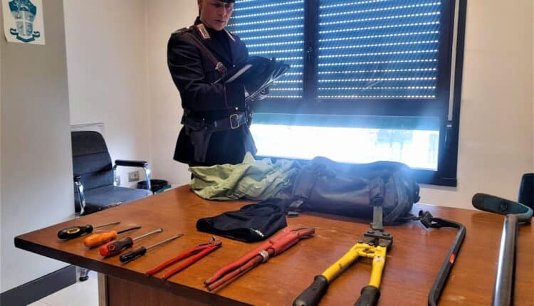 Bologna: controlli a largo raggio dei Carabinieri, 1067 persone identificate e 1150 veicoli controllati.