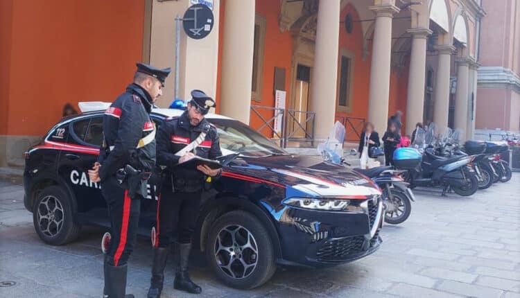 Bologna: giovane violento prende a pugni l'addetto alla sicurezza del Conad di Via dell'indipendenza.