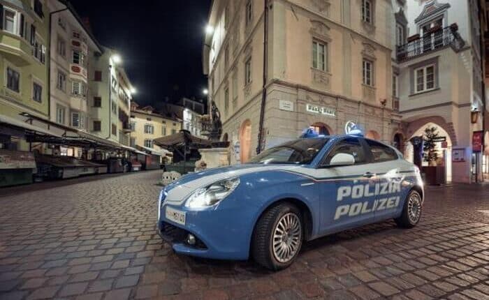 Bolzano: contrasto allo spaccio stupefacenti microcriminalità ed immigrazione clandestina, il Questore dispone, 3 Fogli di Via Obbligatori.