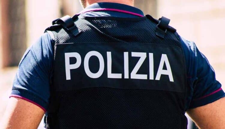 Bolzano: picchia la compagna e si scaglia contro i poliziotti, espulso uno straniero 25enne.