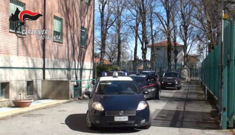 Serra San Bruno, i Carabinieri arrestano un uomo per molestie e minacce nei confronti di una giovane donna