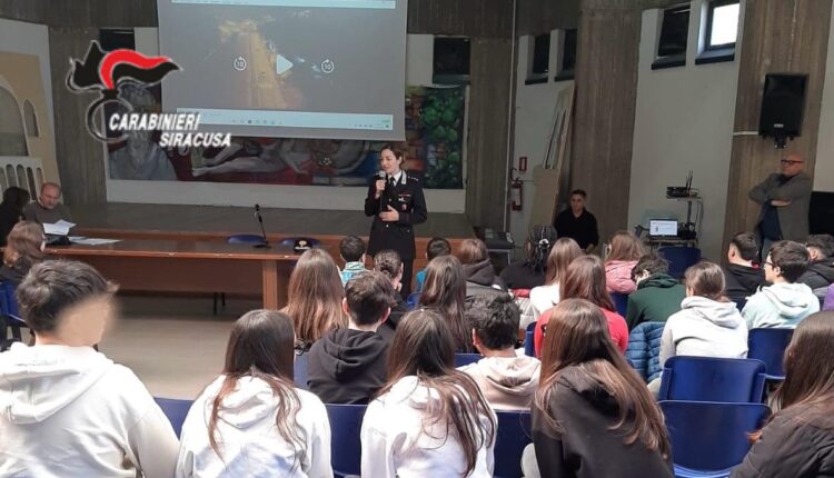 Siracusa, progetto di educazione alla legalità e alla sicurezza stradale nelle scuole. XVI^ edizione del concorso "Un casco vale una vita"