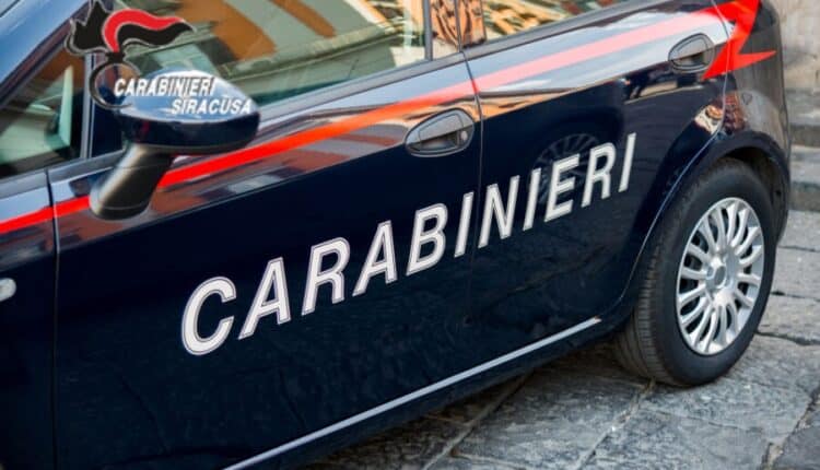 Solarino (SR): già sottoposto a misura cautelare per stupefacenti, viene sorpreso a spacciare, arrestato