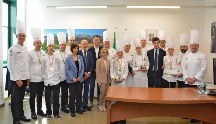 Rimini, Il Team Cuochi Marche oggi in Regione dopo i successi ai Campionati Italiani della Cucina