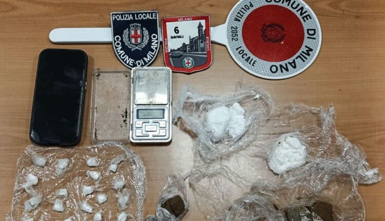 Milano: utilizzava il garage come centrale di spaccio di droga, arrestato