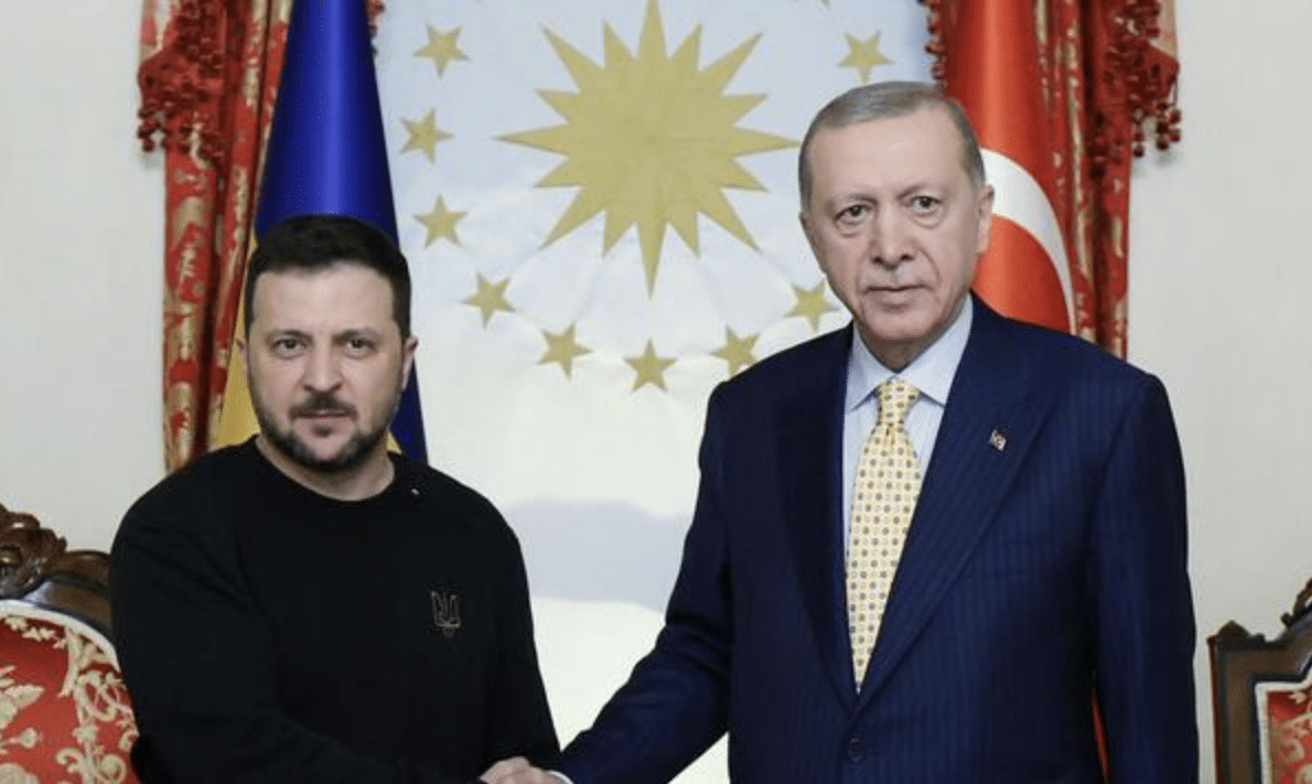Erdogan accoglie Zelensky a Istanbul Pronto ad ospitare negoziati di pace