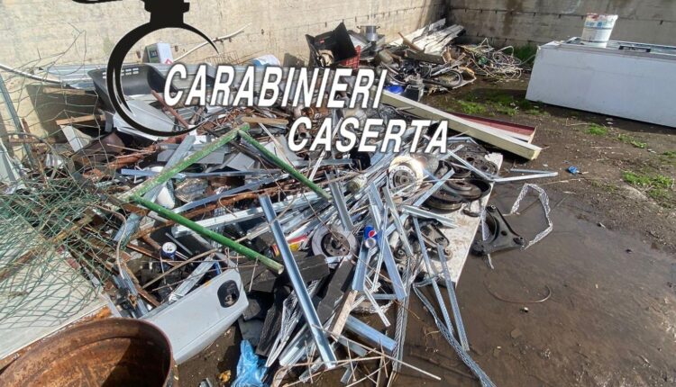 Villa di Briano (CE), i Carabinieri individuano una discarica abusiva. 51enne denunciato per gestione di rifiuti non autorizzata.