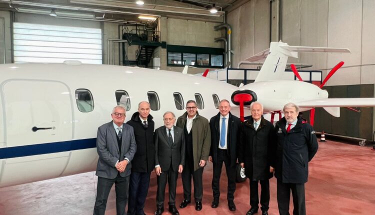 Giovanni Toti in visita al Piaggio Aerospace di Sestri Ponente: entusiasmo per le nuove proposte