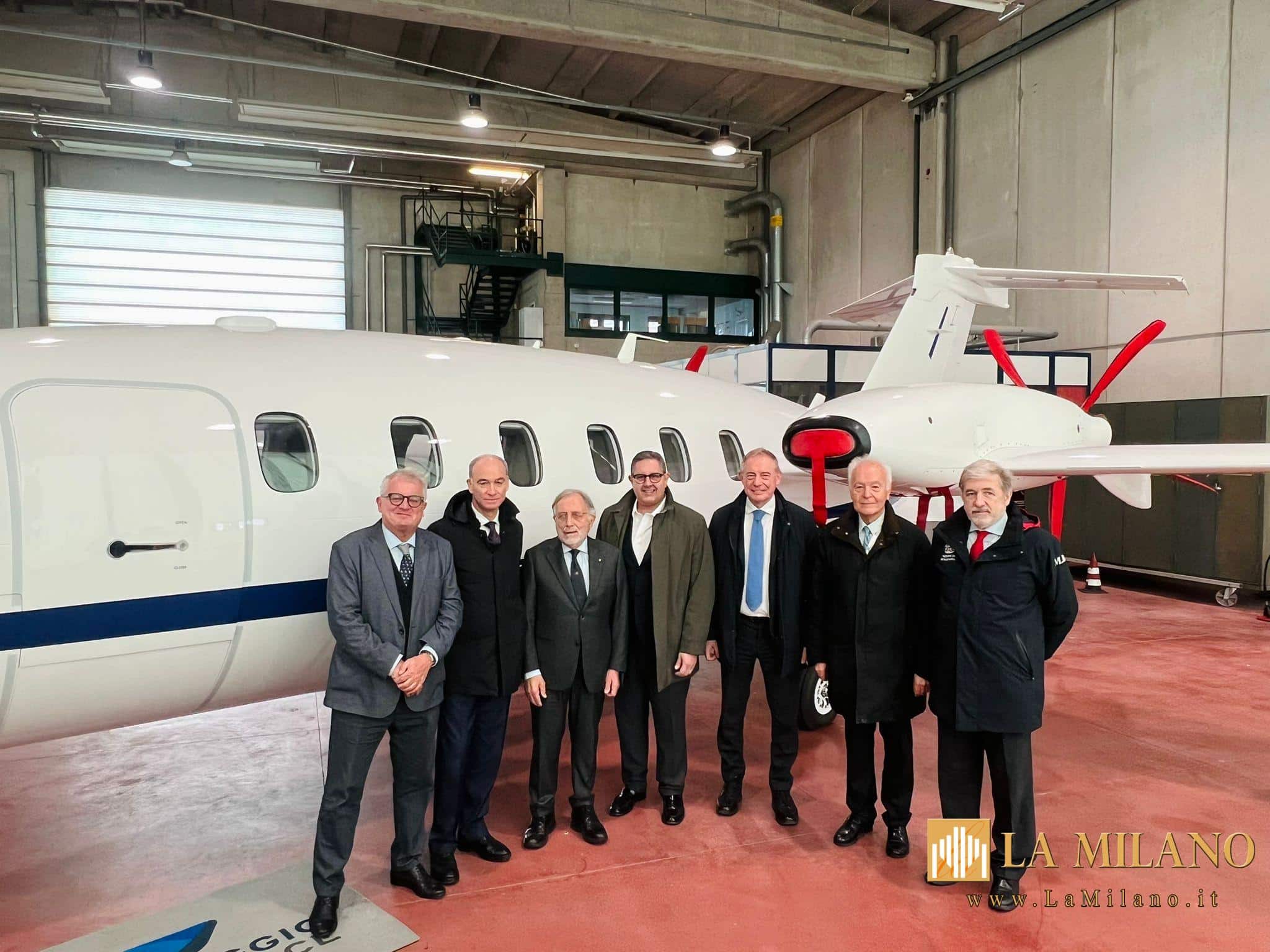 Giovanni Toti in visita al Piaggio Aerospace di Sestri Ponente: entusiasmo per le nuove proposte
