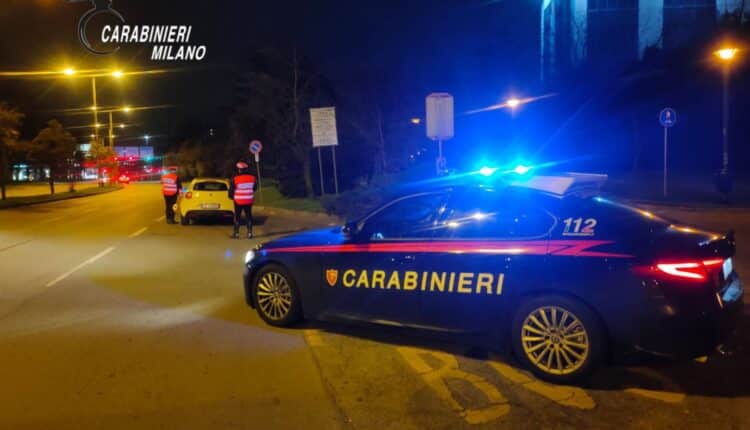 Milano, controlli dei Carabinieri sul rispetto delle norme previste dal Codice della Strada. 21 automobilisti con tasso alcolemico superiore ai limiti consentiti