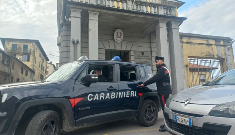 Lucca: due pregiudicati con precedenti per reati contro il patrimonio controllati dai Carabinieri in Garfagnana.