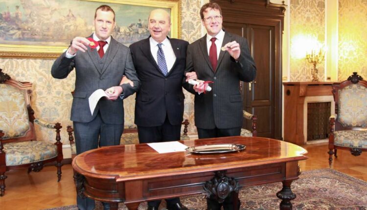 "l'ultratrentennale attività musicale e culturale a favore della lingua italiana e della cultura giuliane".