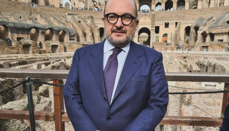Pasqua, Sangiuliano in visita al Colosseo Nel 2023 oltre 12 milioni di visitatori