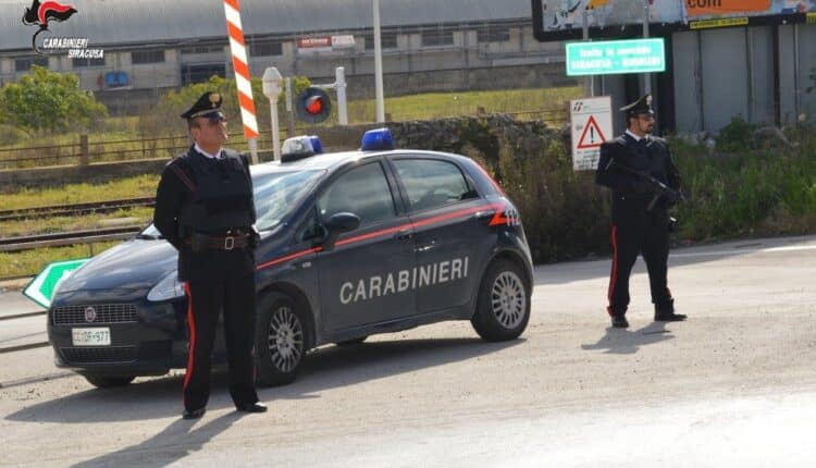Rosolini (SR): finisce in carcere il presunto autore di due rapine, uno scippo e l’incendio di un’auto. I Carabinieri applicano la misura cautelare a un 26enne.