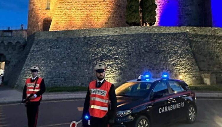 Piancastagnaio (SI): arrestato dai Carabinieri per rapina, furto, ricettazione e altri capi d'accusa