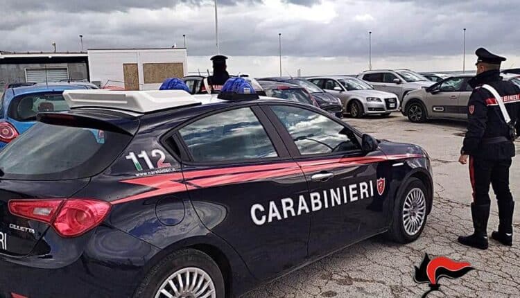 Mazara Del Vallo: controlli del territorio e della circolazione stradale. 5 denunce per guida senza patente e per possesso di droga e armi.