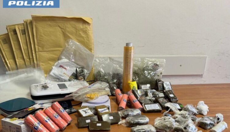 Roma: sequestrati oltre 28 kg di droga, arrestate 8 persone poiché gravemente indiziate del reato di detenzione ai fini di spaccio di sostanze stupefacenti.