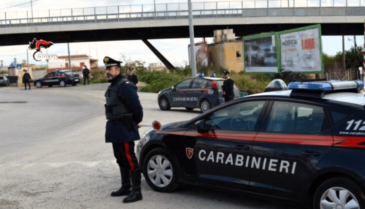 Rosolini e Pachino: i Carabinieri denunciano un 52enne trovato in possesso una mazza da baseball.