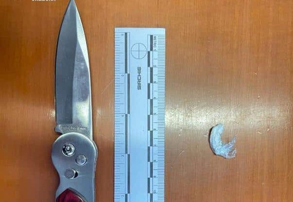 Cremona: i Carabinieri hanno denunciato due persone ritenute responsabili di tentato furto. Uno di loro aveva anche un coltello a serramanico in tasca.