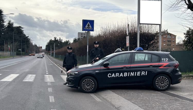 San Lazzaro di Savena: sicurezza stradale, i Carabinieri hanno effettuato controllo del territorio, segnalati 2 italiani per possesso di droga.