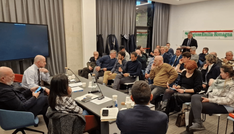 Dalla Regione contributi per quasi 100 milioni di euro a più di 20mila famiglie alluvionate e con la raccolta fondi "Un aiuto per l'Emilia-Romagna", altri 47 milioni di euro per persone fragili, cittadini ed imprese, per la realizzazione di sistemi di protezione