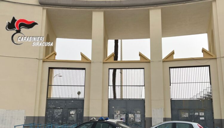Siracusa: chiude il bar dello stadio per gestione abusiva di somministrazione di alimenti e bevande.