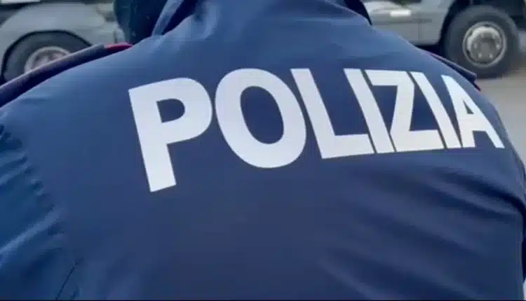 Taranto: occultava la droga sotto cassonetti dell’immondizia, arrestato dalla Polizia di Stato.