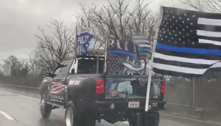 Trump posta immagine di Biden con mani e piedi legati, è polemica