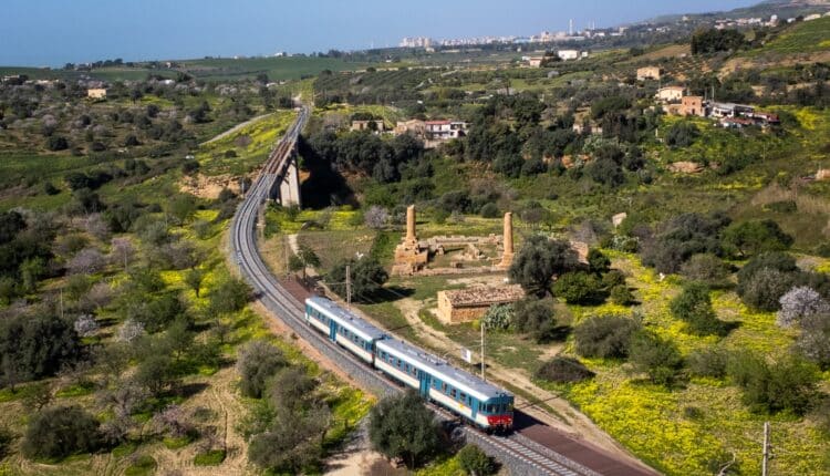 Sagra del Mandorlo in Fiore, tornano i treni storici tra Agrigento, Valle dei Templi e Porto Empedocle.
