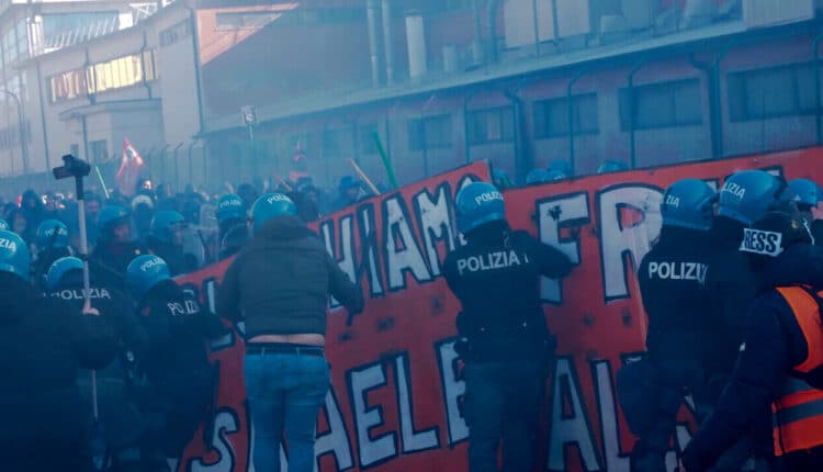 "Vicenza Oro", denunciati 17 attivisti nei guai anche tre attivisti di Django.