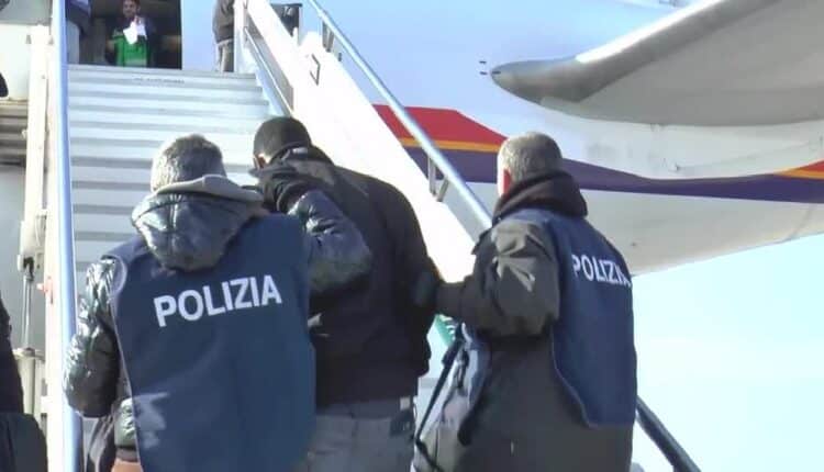 Vicenza: corriere della droga espulso dal territorio nazionale, scortato al Centro di Permanenza per i Rimpatri  di Milano.