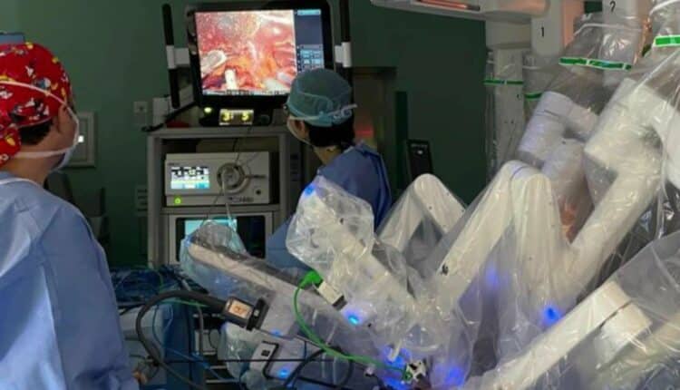 Modena. Eseguito per la prima volta in Italia e tra i primi tre casi al mondo in Emilia-Romagna un trapianto di fegato con tecnica completamente robotica.