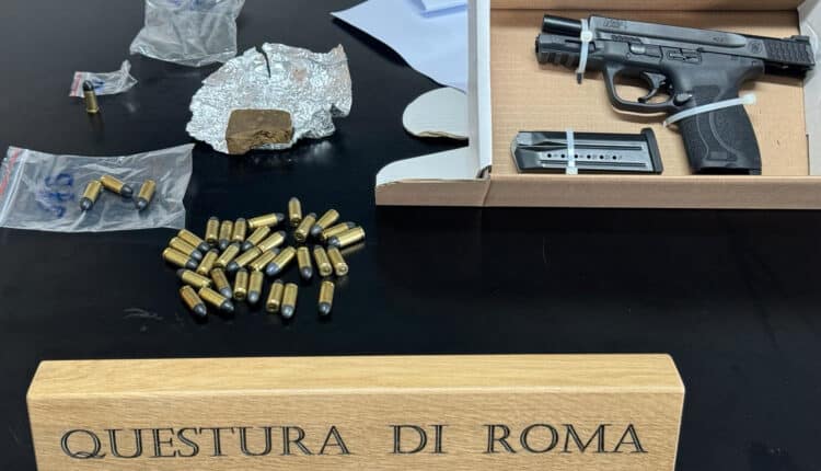 Nettuno, Roma. 4 spari contro un cartello stradale, una pistola rubata e 34 grammi di hashish: scattano gli arresti domiciliari per un 23enne
