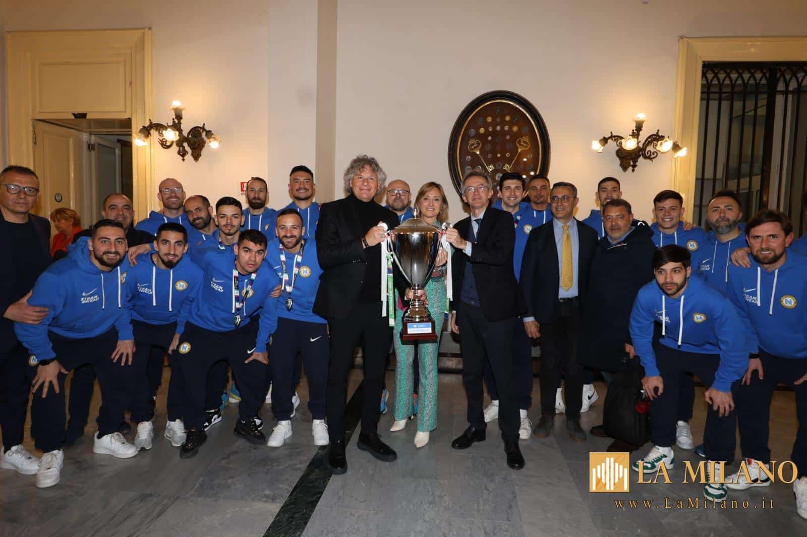 Napoli, il sindaco Manfredi e l'Assessora Ferrante premiano il Napoli Futsal, vincitore della Coppa Italia