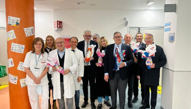 I saluti di Regione Liguria ai bimbi ricoverati al Gaslini. Presidente Toti:" un'eccellenza che è simbolo di speranza per tutta la sanità ligure".