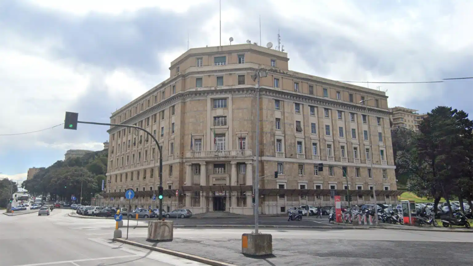 Genova: gestiscono un sistema di scommesse illecite su una piattaforma di messaggistica online. Eseguite nove misure cautelari.