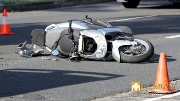 Provoca un incidente stradale con uno scooter rubato. La Polizia di Stato denuncia un minore