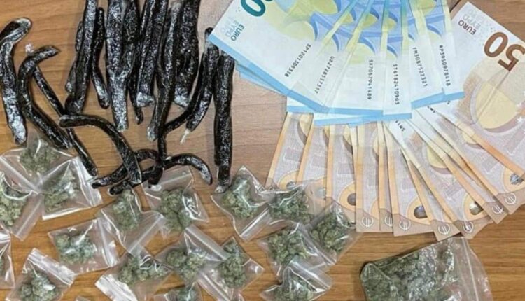 Secondigliano: sorpreso con 25 bustine contenenti marijuana,  hashish e 830 euro. La Polizia di Stato trae in arresto un  34enne.