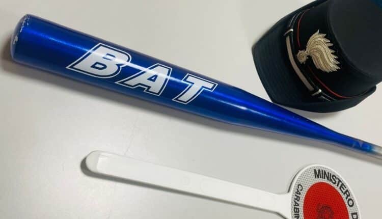 Livorno. Denunciati due 16enni ritenuti responsabili di lesioni a danno di altrettanti minori nonchè porto abusivo di una mazza da baseball.