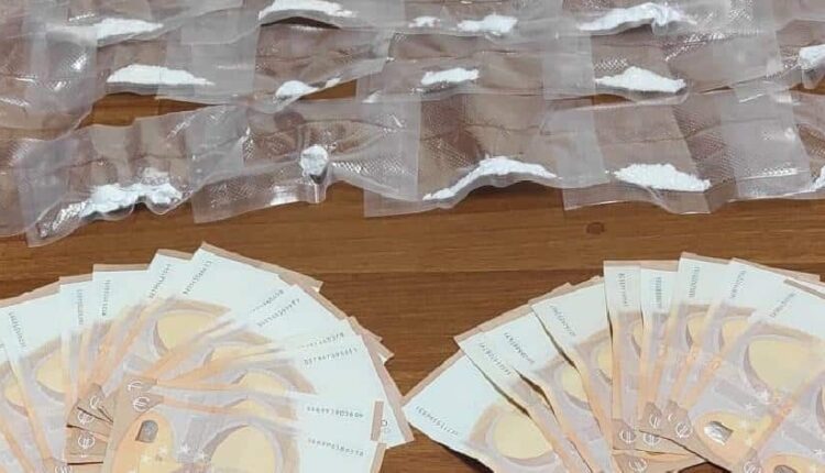 Fuorigrotta: sorpreso con la droga a bordo di un'auto. La Polizia di Stato ha tratto in arresto un 51enne