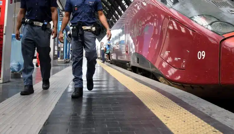 Ruba una borsa nei pressi della stazione Centrale di Milano: la Polizia di Stato arresta un 20enne cittadino marocchino.