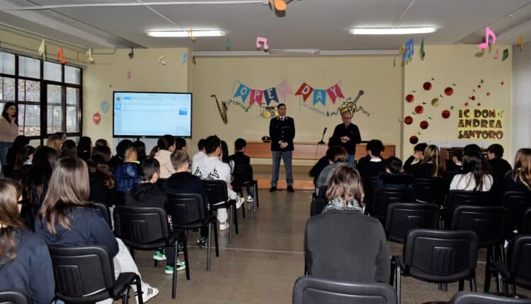 Latina: "La Polizia va a scuola...." Continuano le iniziative con gli studenti delle scuole della Provincia, insieme a Priverno per parlare di cyber Bullismo.