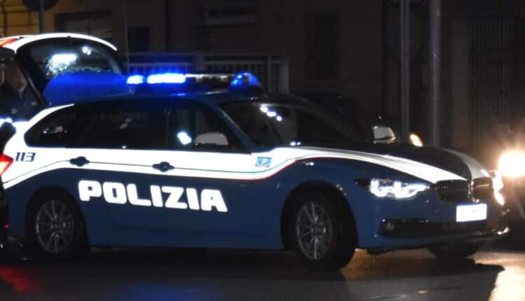 Pescara, 35enne sorpreso con pc rubato in una scuola